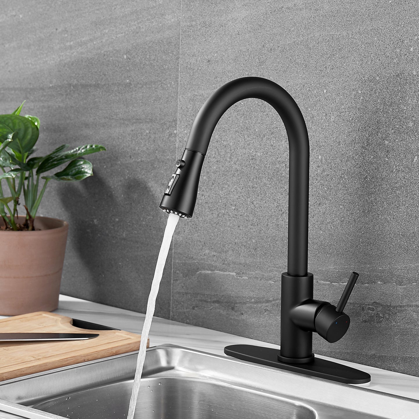 Ravinte Kitchen Faucets With Pull Down Sprayer Goose neck Spout Single Handle Kitchen Faucet Matte Black Kitchen Sink Faucets Solid Brass Countertop Faucet Farmhouse Sink Faucet